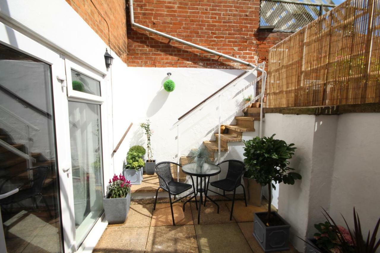 The Courtyard Apartment Leamington Spa Bagian luar foto